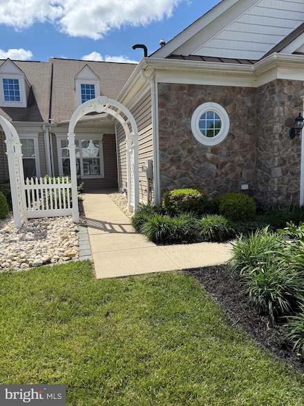 27 Dove Ct, Trenton, NJ 08690