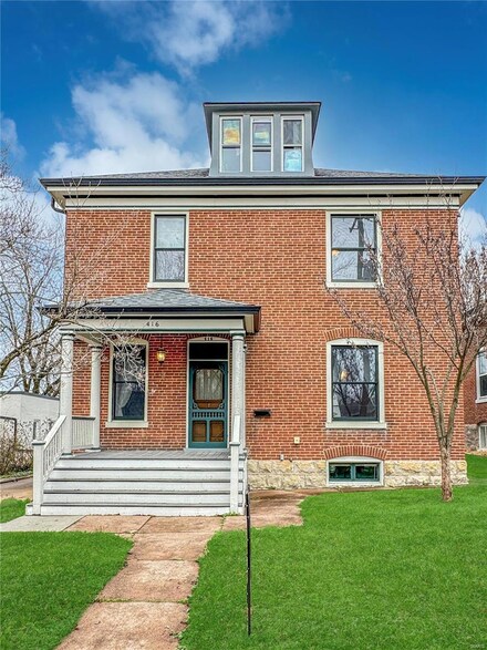 416 Cedar St, Washington, MO 63090