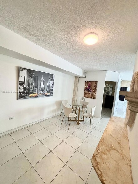905 Brickell Bay Dr Unit 1824, Miami, FL 33131
