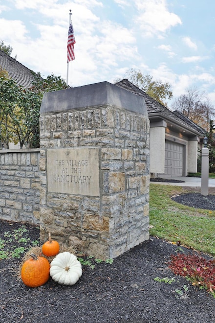 128 Green Springs Dr, Columbus, OH 43235