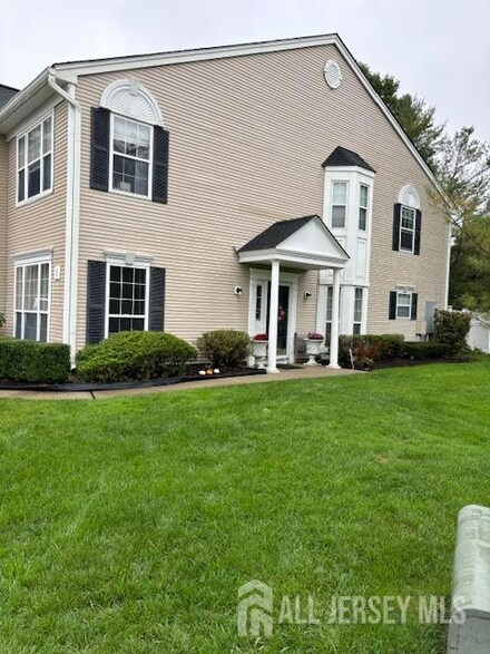 1 Wentworth Dr Unit 17F, Manalapan, NJ 07726