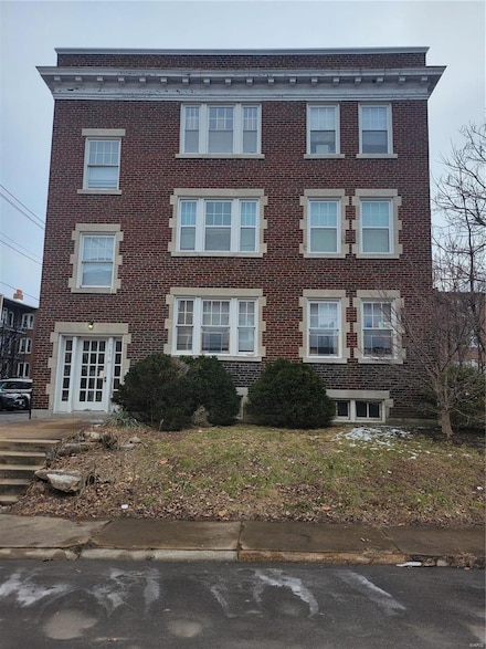 760 Syracuse Ave, Saint Louis, MO 63130