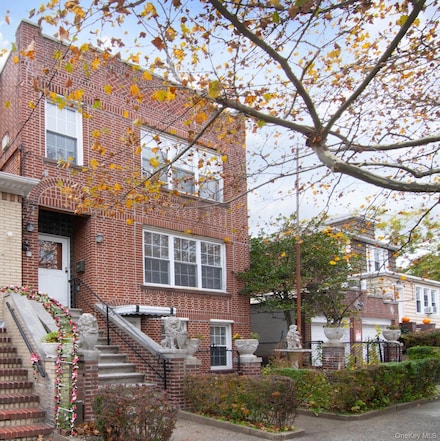 1087 Pierce Ave, Bronx, NY 10461