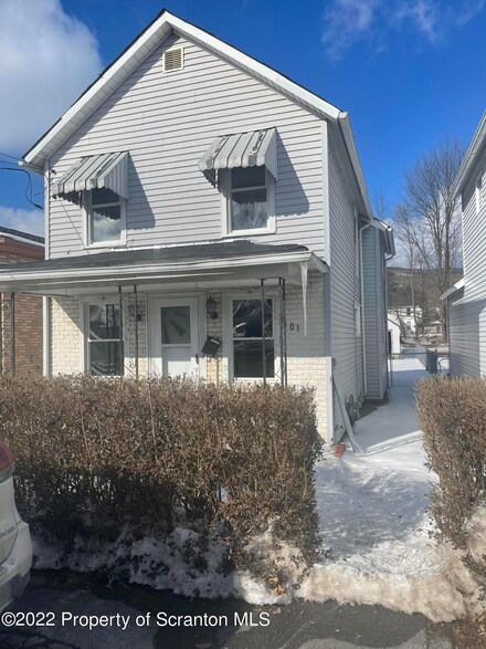 101 Electric St, Peckville, PA 18452