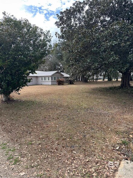 16646 County Road 26, Foley, AL 36535