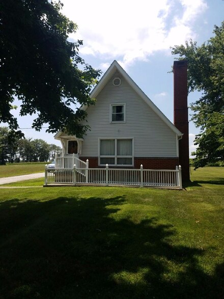 6737 S 950 E, Oakland City, IN 47660