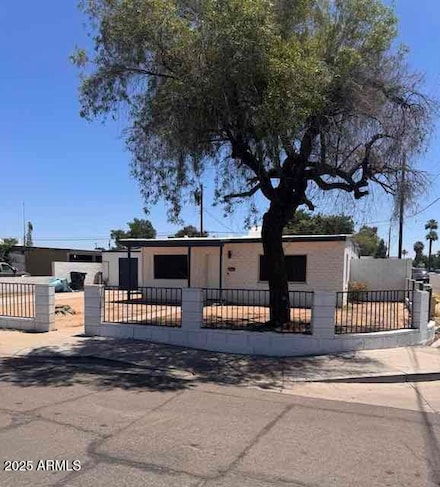7201 N 26th Ln, Phoenix, AZ 85051
