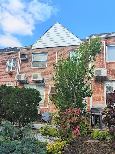 141-49 72nd Crescent, Flushing, NY 11367