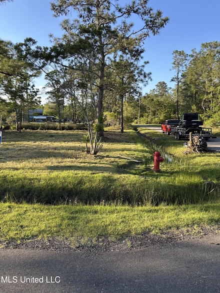 142 Ruby St, Bay Saint Louis, MS 39520
