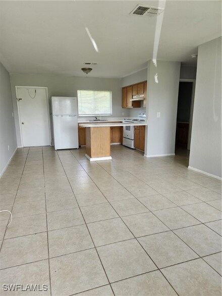 1112 Gordon Ave S, Lehigh Acres, FL 33973