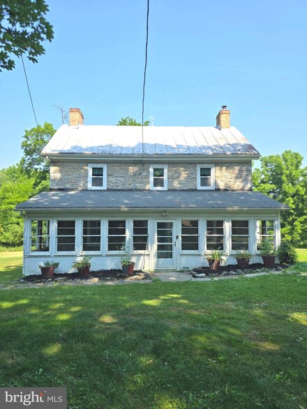 970 S Spring Garden St, Carlisle, PA 17015