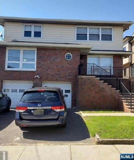 2465 6th St Unit 2nd/floor, Fort Lee, NJ 07024