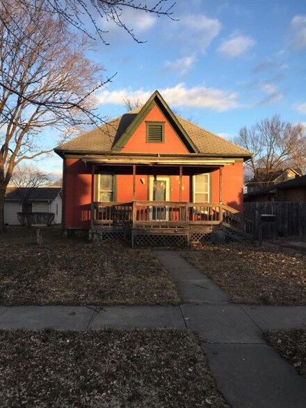 309 N Walnut St, Iola, KS 66749