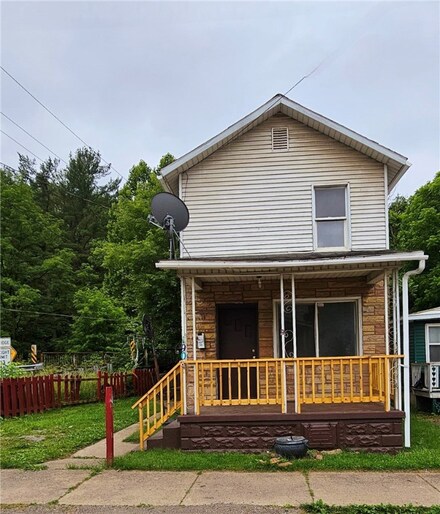 1906 Pennsylvania Ave, New Castle, PA 16101