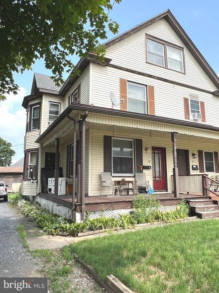 48 N Enola Dr, Enola, PA 17025