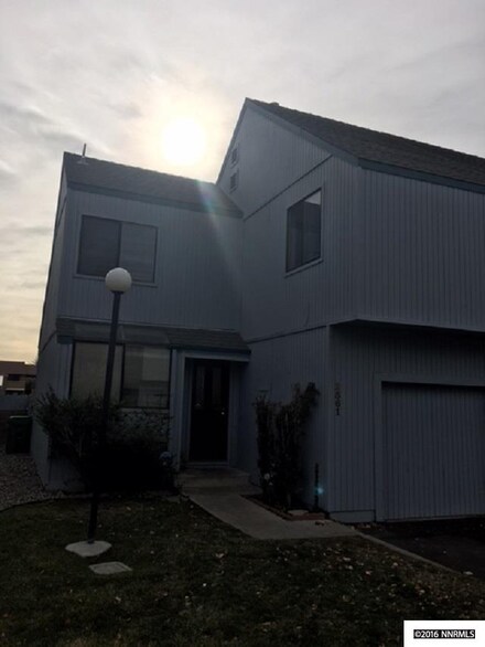 2561 Garfield Dr, Sparks, NV 89431