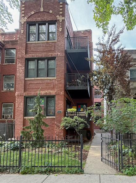 1322 W Winona St Unit 1N, Chicago, IL 60640