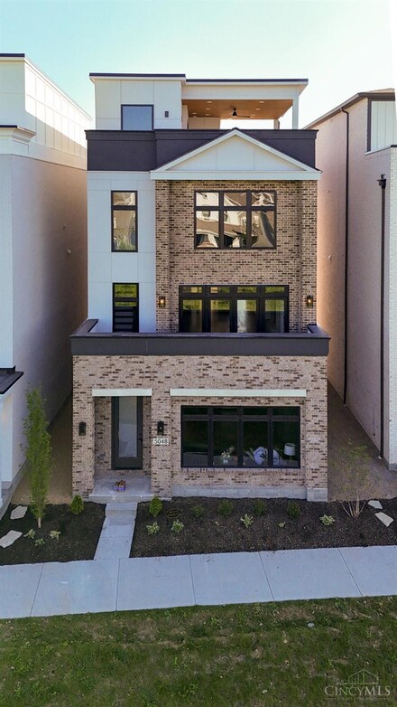 5048 Arabella Cir, Blue Ash, OH 45242