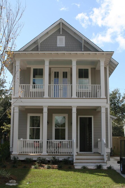 82 Vincent Dr, Mount Pleasant, SC 29464