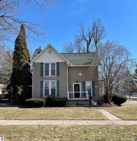 231 S Main St, Ithaca, MI 48847