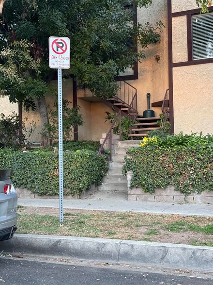21720 Hart St Unit 5, Canoga Park, CA 91303