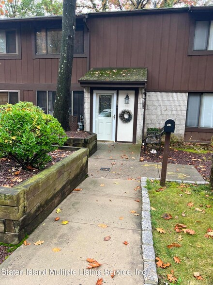 37 Rumson Rd Unit 63B, Staten Island, NY 10314
