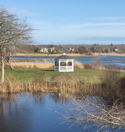 199 Harbor Point Rd, Barnstable, MA 02559