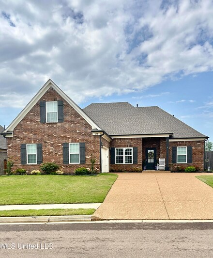 698 Rikard Dr, Hernando, MS 38632