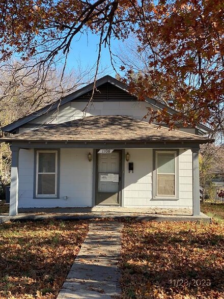 1108 N 10th St, Independence, KS 67301