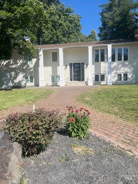 1024 El Cajon St, Moscow, ID 83843