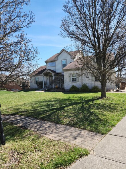 1169 Appomattox Dr, Florence, KY 41042