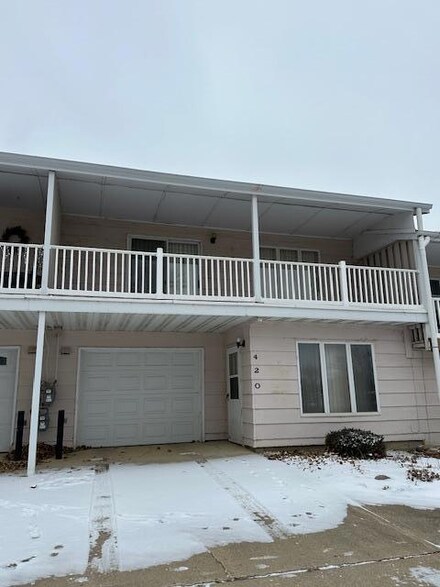 420 6th Ave S, Windom, MN 56101