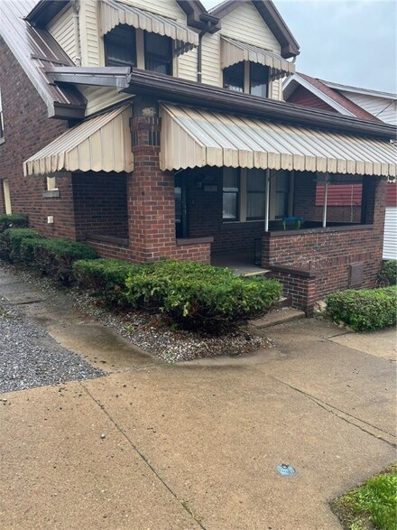 912 Western St, Tarentum, PA 15084