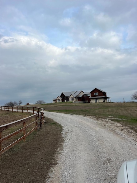 2250 Morrow Rd, Valley View, TX 76272
