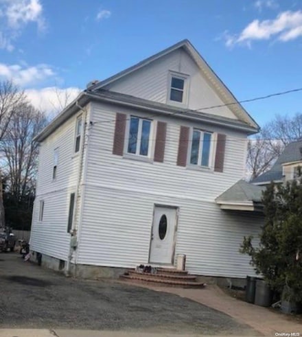 213 Belmont Ave, Westbury, NY 11590