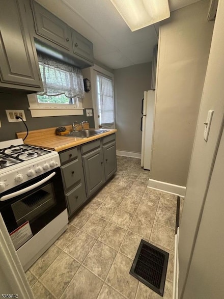 90 Route57, Lopatcong Twp., NJ 08865
