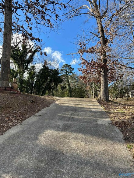 912 Forest Ave N, Fort Payne, AL 35967