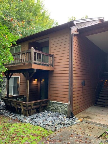 171 Toxaway Views Dr Unit 201, Lake Toxaway, NC 28747