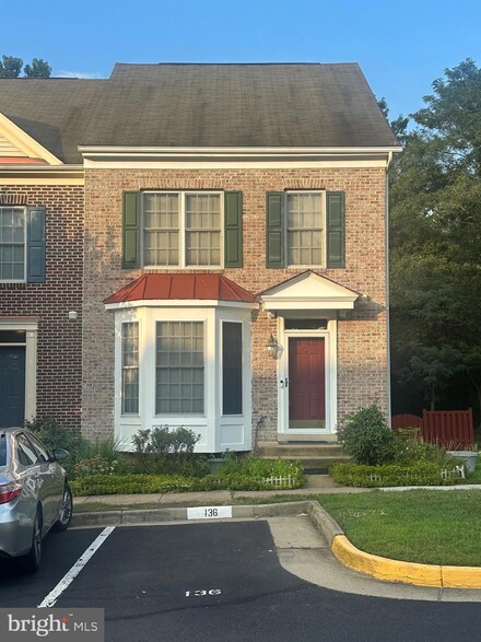 9077 Two Bays Rd, Lorton, VA 22079