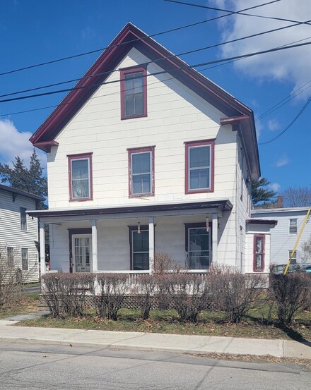 21 Center St, Bellows Falls, VT 05101