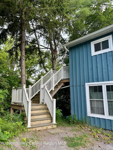 17 Spring St, Hudson, NY 12534