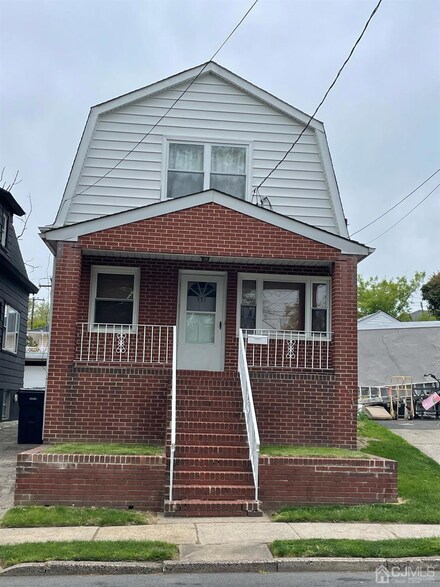 571 Raritan Ave, Perth Amboy, NJ 08861