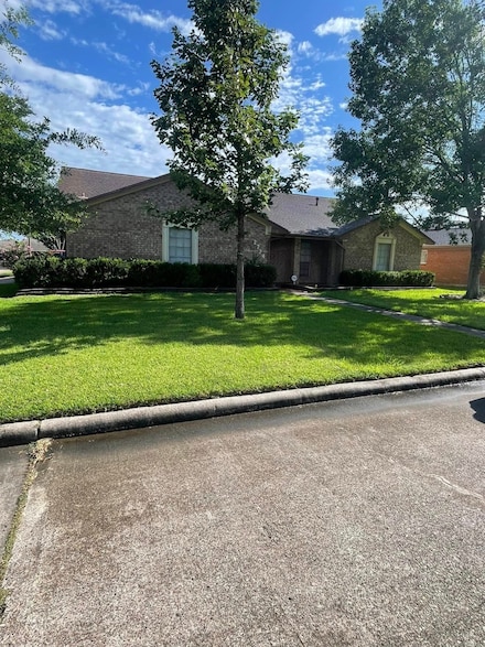 2724 22nd Ave N, Texas City, TX 77590