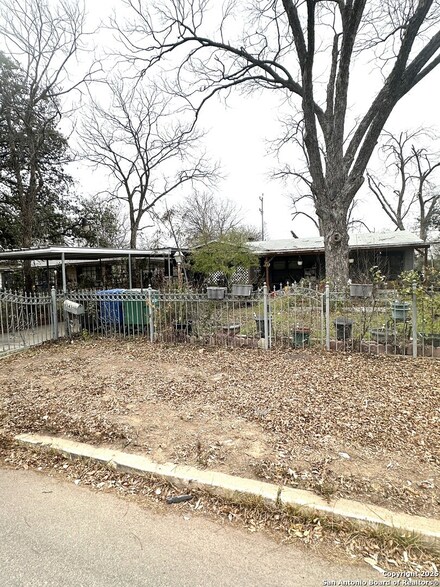 343 Tomrob Dr, San Antonio, TX 78220