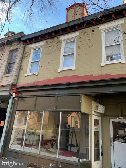 152 N 9th St, Reading, PA 19601