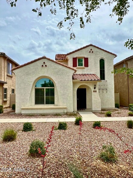 2180 W Scully Dr, Phoenix, AZ 85023