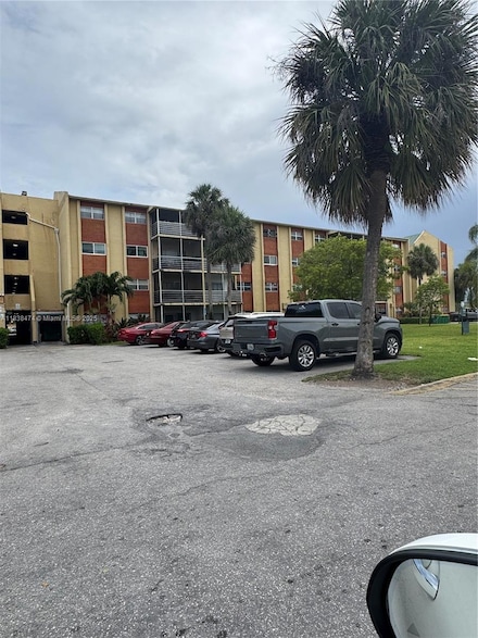 3610 NW 21st St Unit 413, Lauderdale Lakes, FL 33311