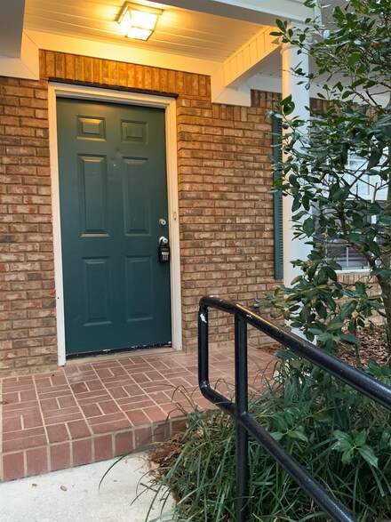 2738 W Tharpe St Unit 2702, Tallahassee, FL 32303