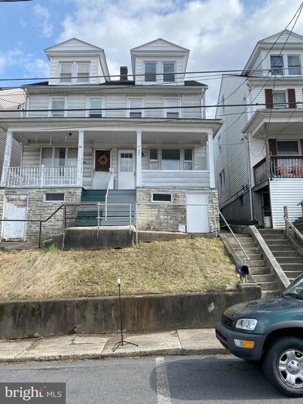 651 Pine Hill St, Minersville, PA 17954