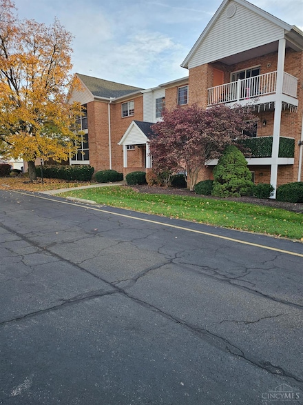 3225 Heritage Square Dr, Cincinnati, OH 45251